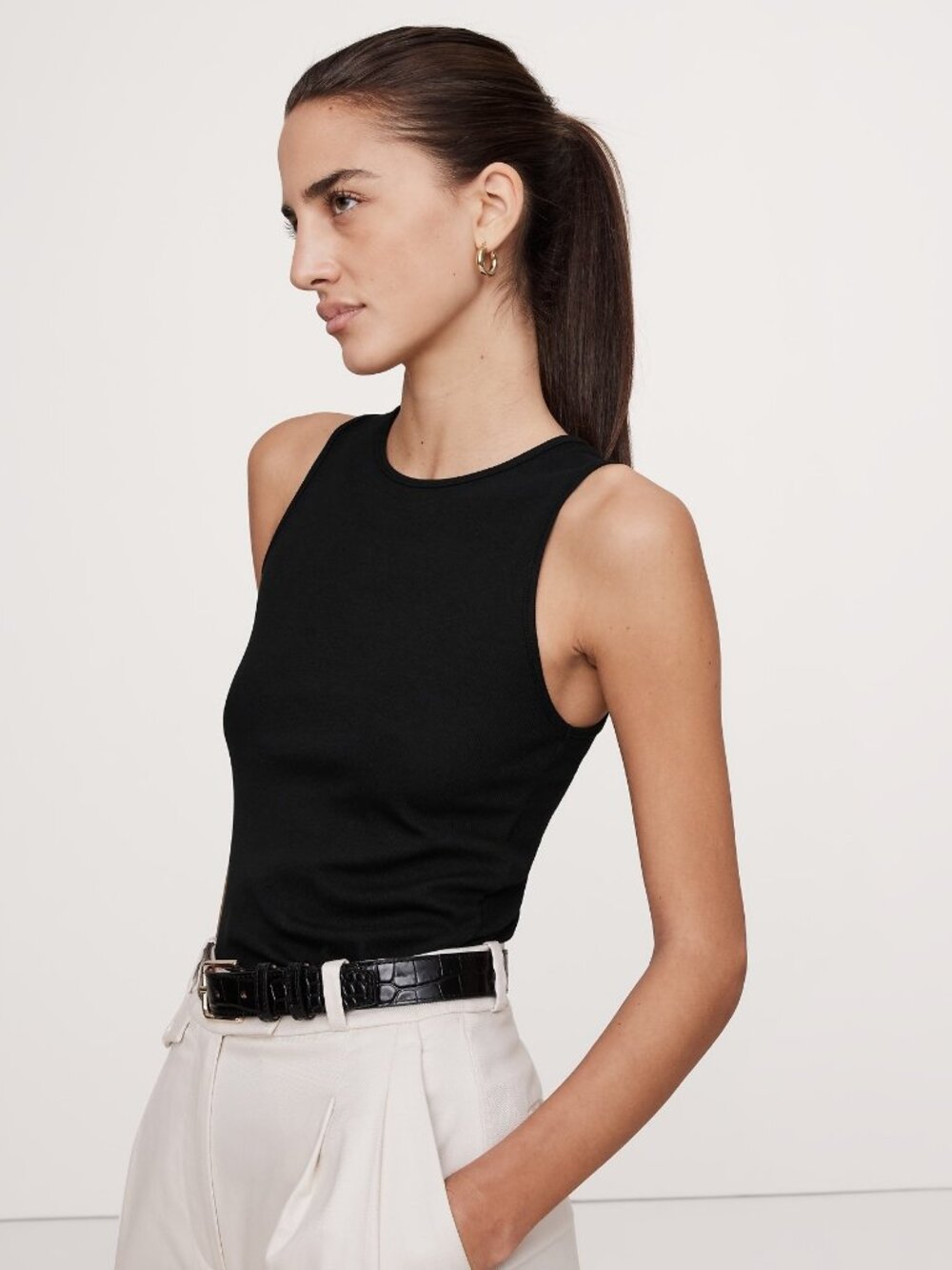 Banana republic ribbed shell in Small